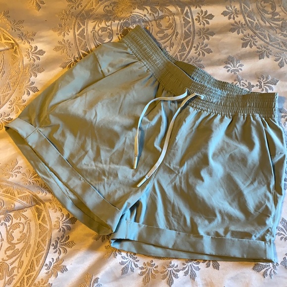 lululemon athletica Pants - COPY - Lululemon spring breakaway shorts sz10